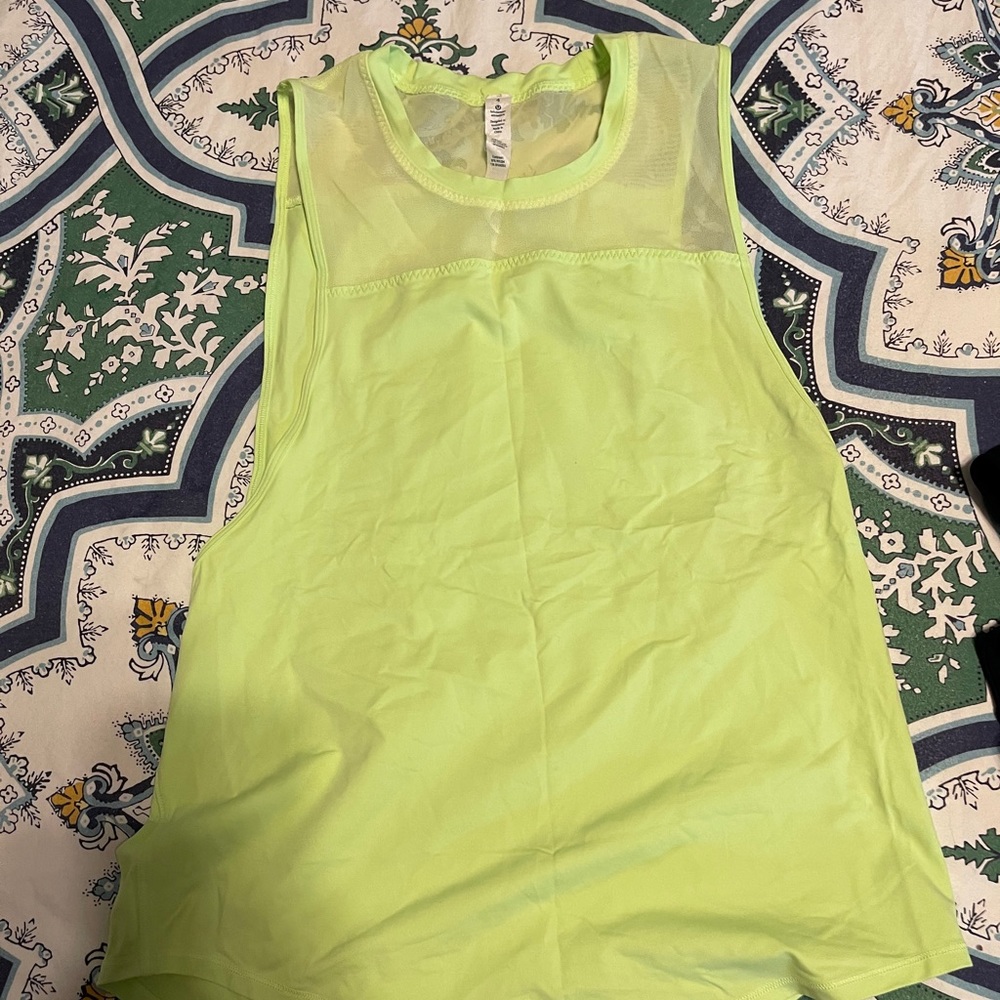 Lululemon top!